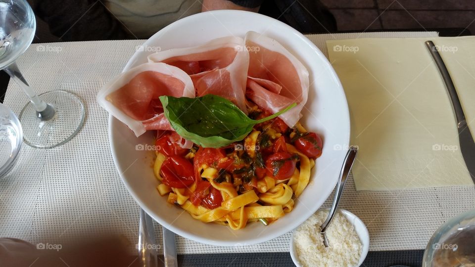 yummy pasta with ham