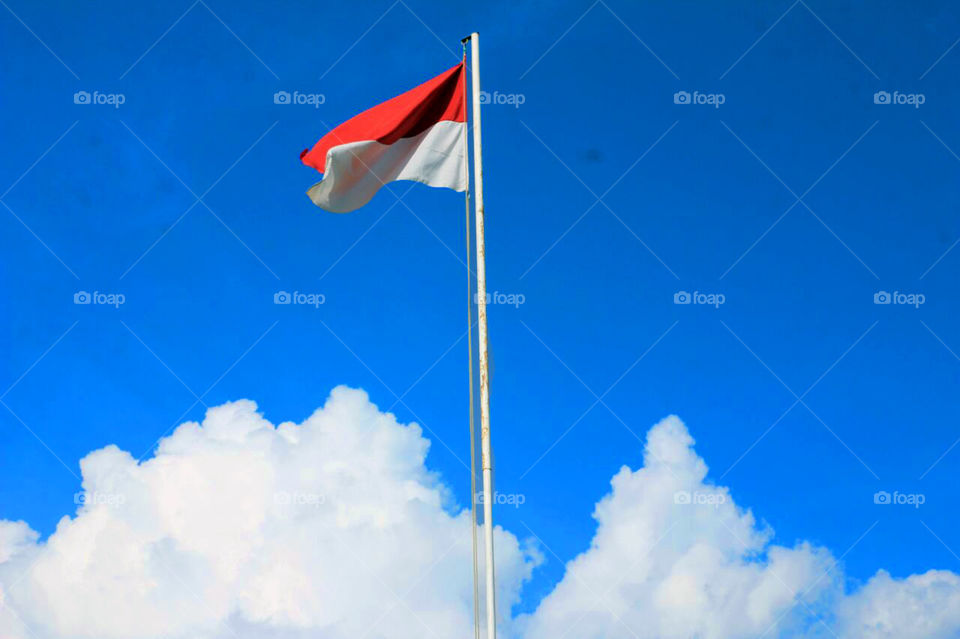 this is my flag 🇮🇩 (indonesian)