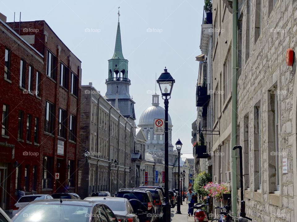 Montréal is the largest city in Canada's Québec province. It’s set on an island in the Saint Lawrence River 