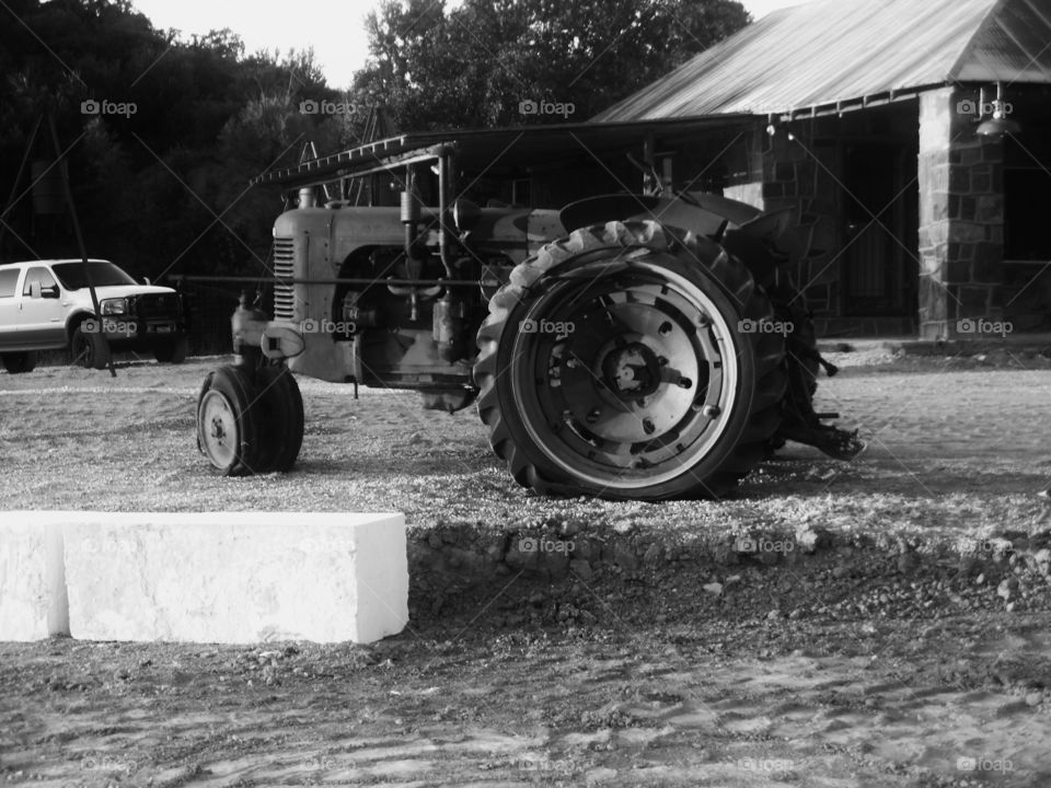green acres 2. This is the black and white version of a old tractor 🚜. 👣 🚶 🏃 🔥 💨