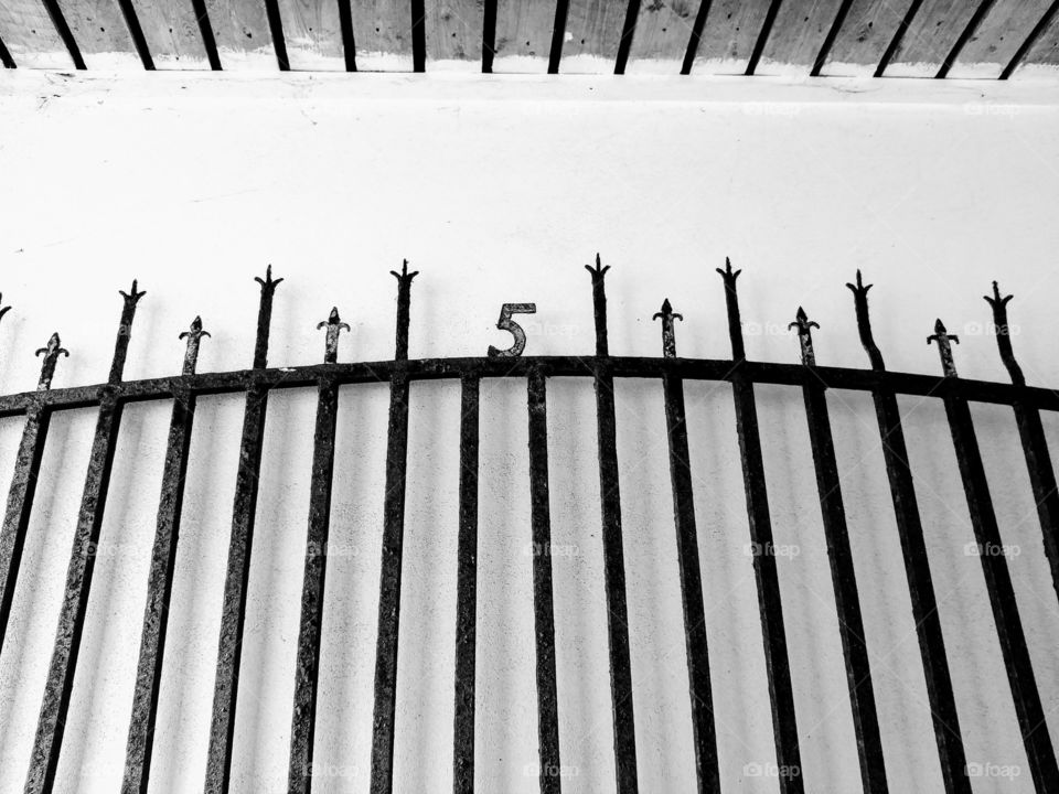 5 Five Fünf tor zaun mauer
