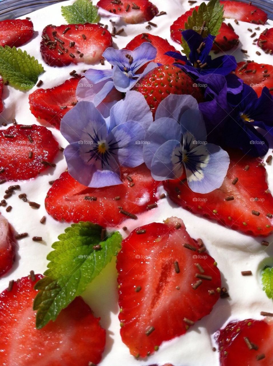 Cake with strawberries