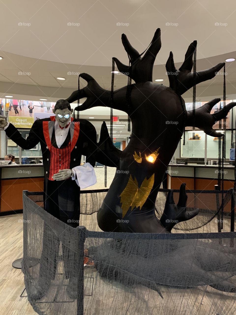 A spooky butler and a terrifying tree