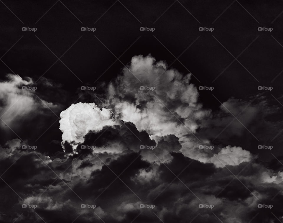 Molten cloud - black and white style