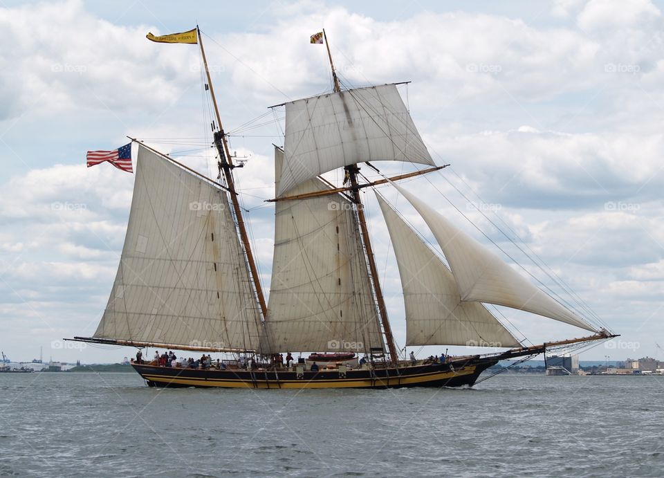 Sailing on the Hudson 