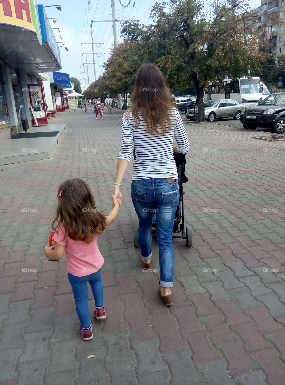 Мама и дочь