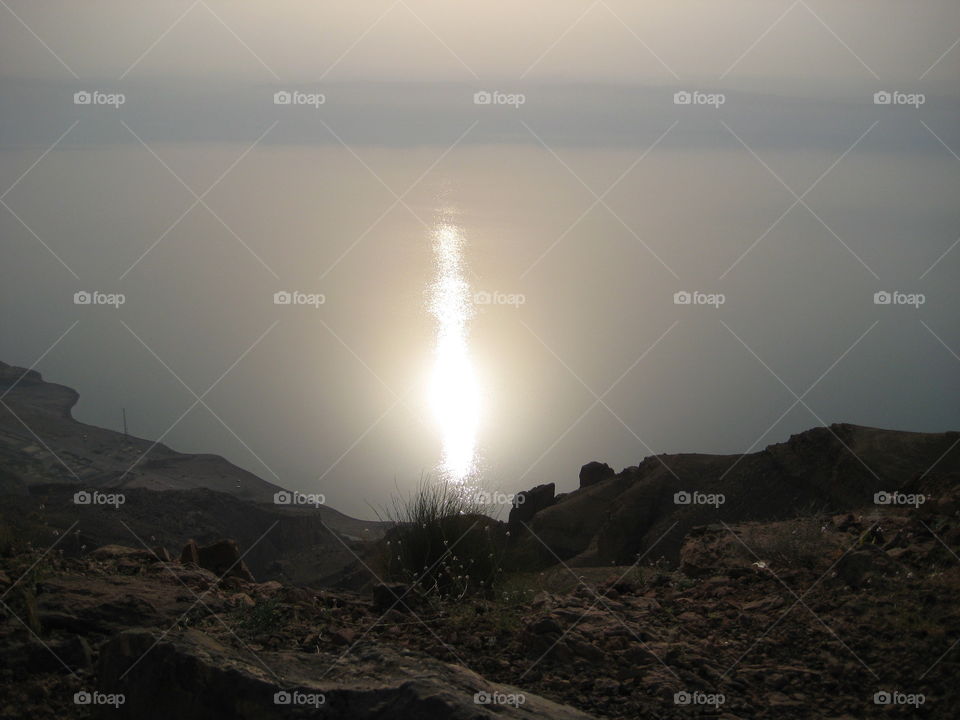 солнечная дорожка на закате Мёртвое море