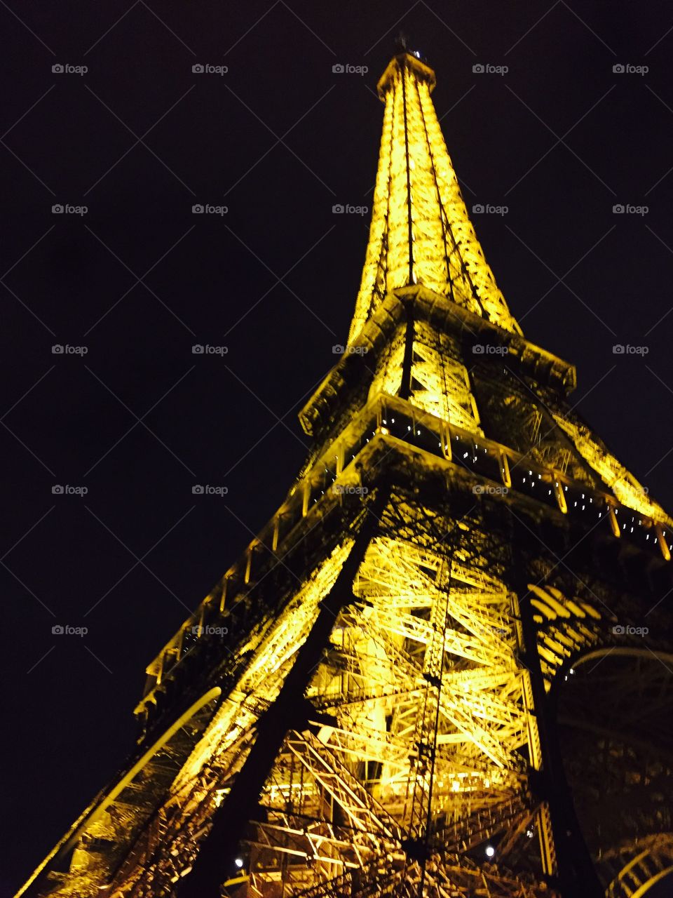 Night view of Eiffel Tower 
