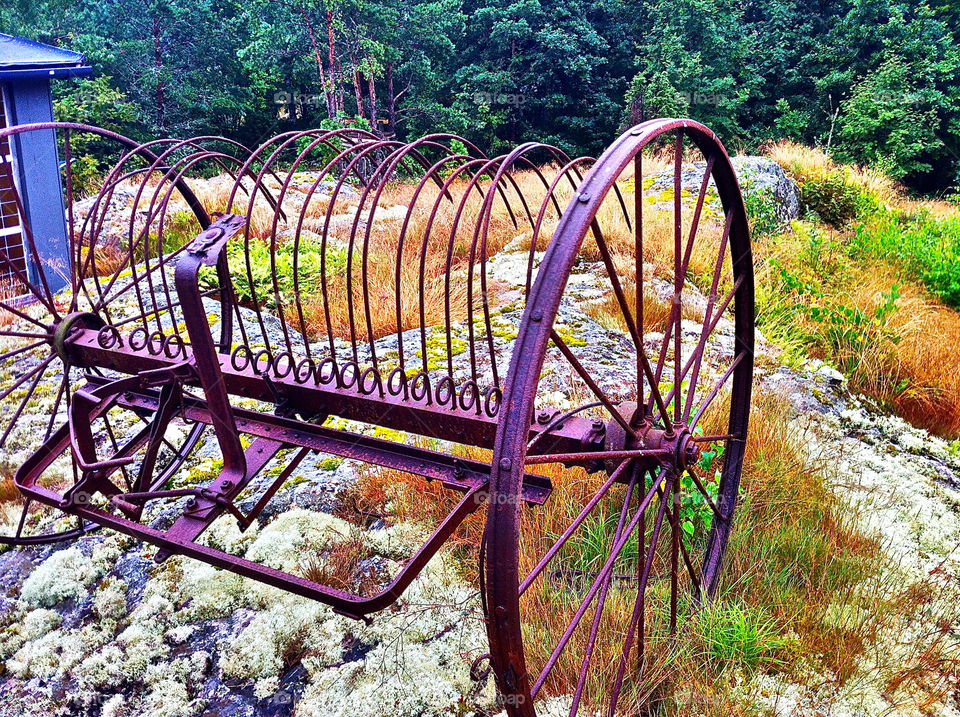 sweden wheels old rusty by lgt41