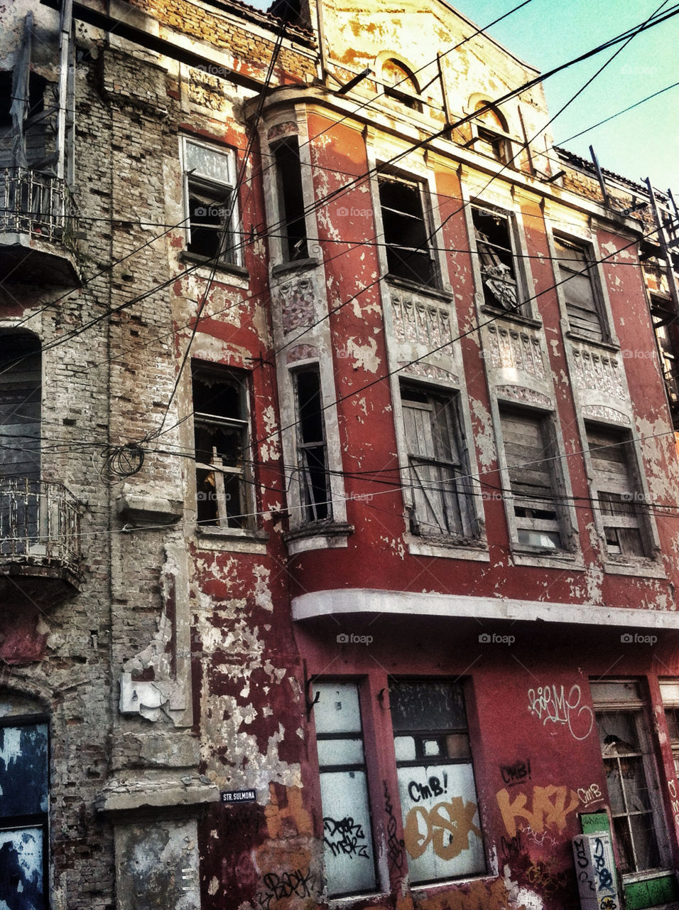 constanta windows building old by mmadeleine