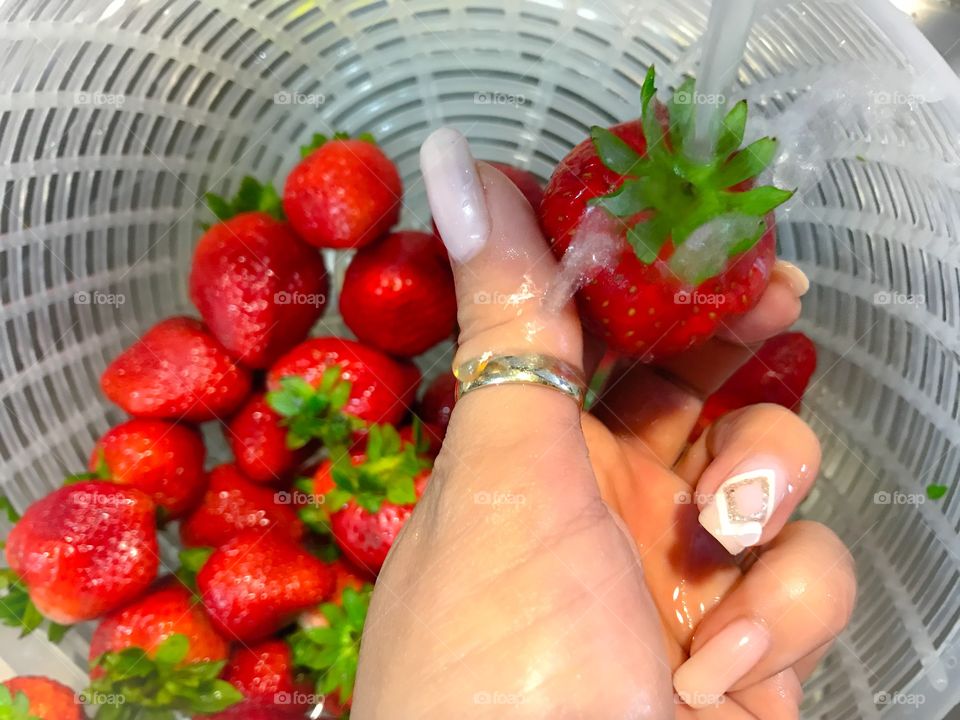 Washing strawberries 