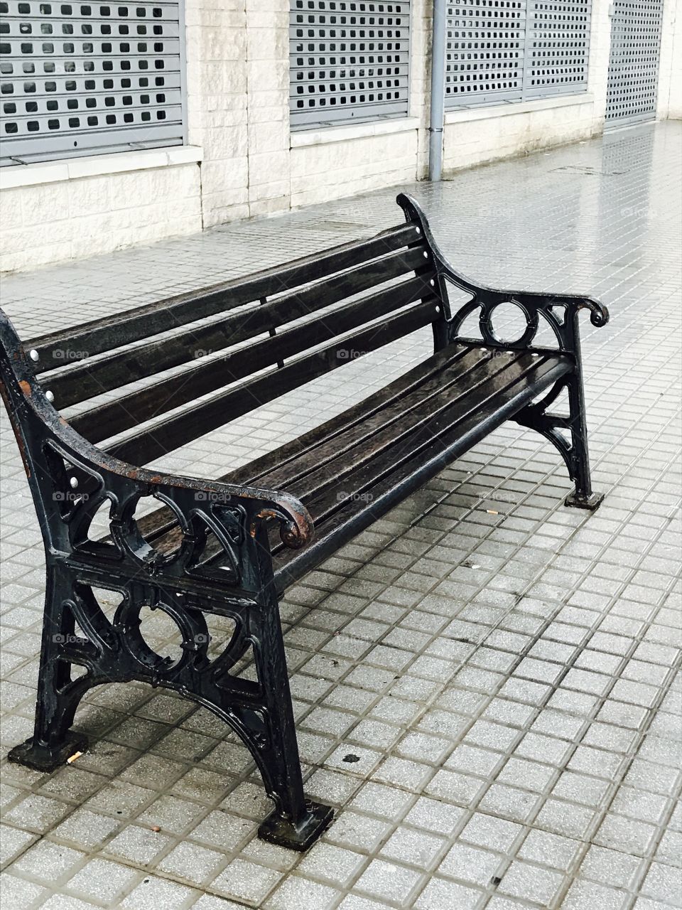 Seat-bench-wooden-wet
