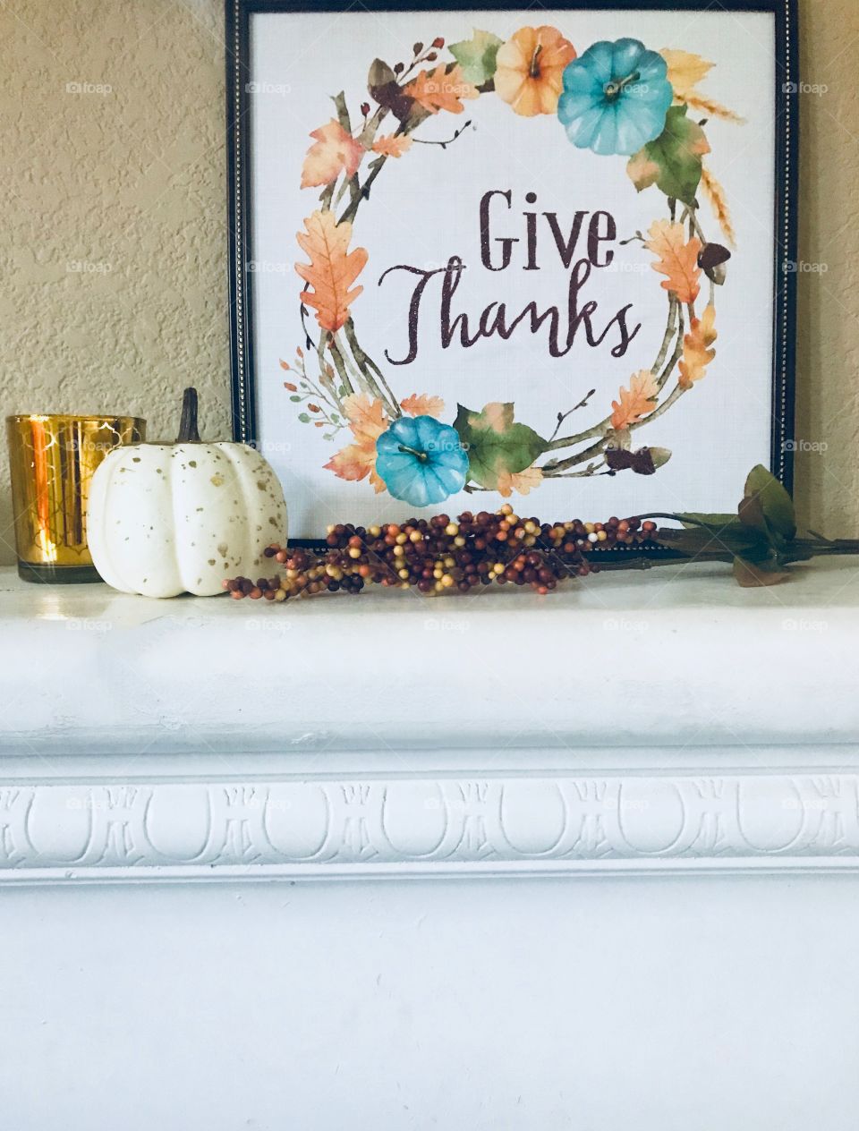 Give thanks, Happy thanksgiving holiday sign celebrating the fall season. USA, America 
