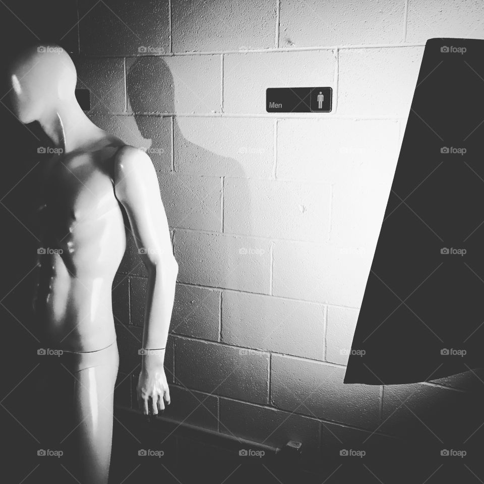 Use this manikin to set up my lighting for a photo shoot