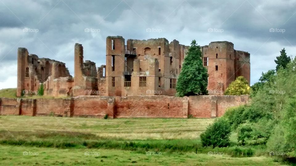 Kenilworth castle from the outside