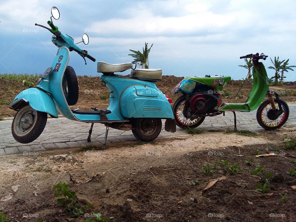 vespa classic vs racing