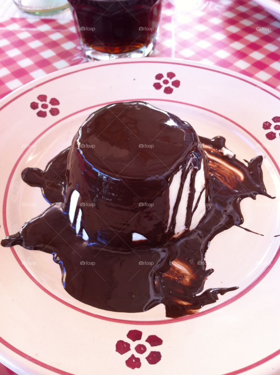 Pudding with chocolate sauce 