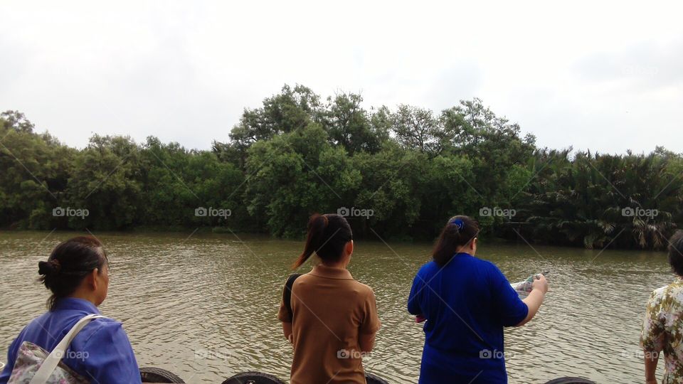 waiting a boat