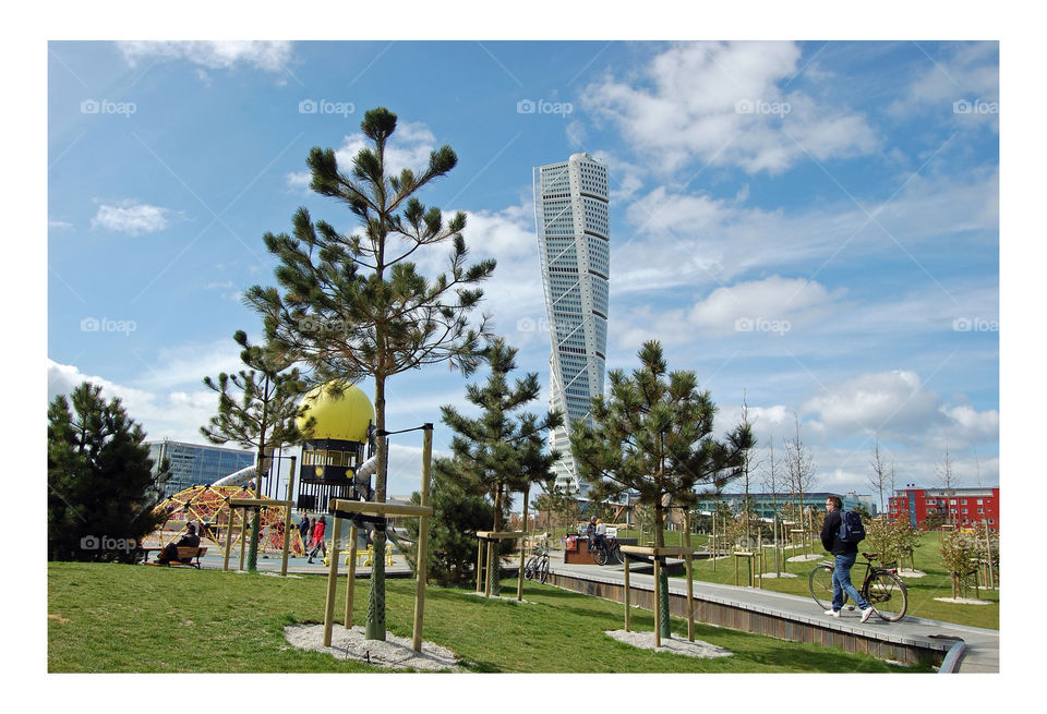 Lekplats och Turning torso västra hamnen Malmö Sweden