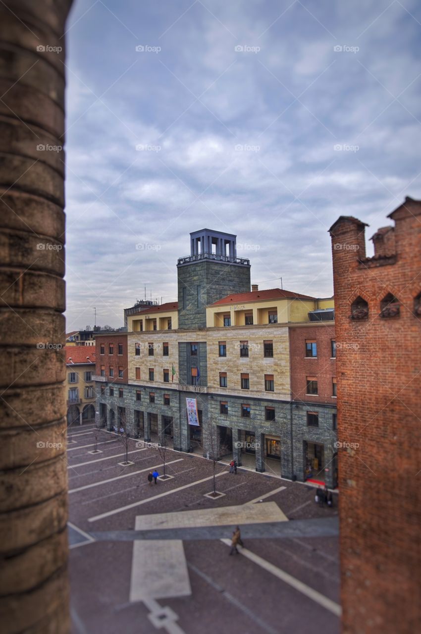 Piazza Stradivari Chambervof Comnerce building