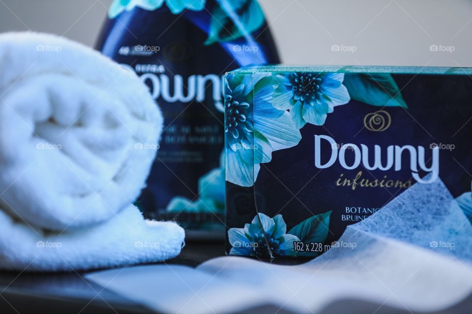 Downy laundry sheets and fabric softener. Time for some laundry to get Spring cleaning going!