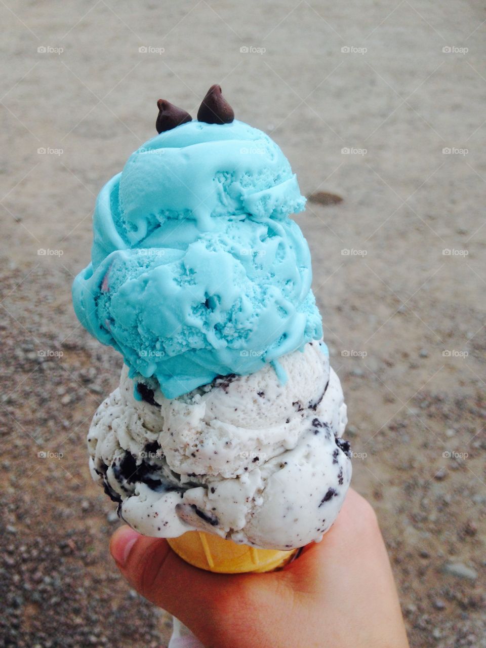 Cookies and bubble gum ice cream 