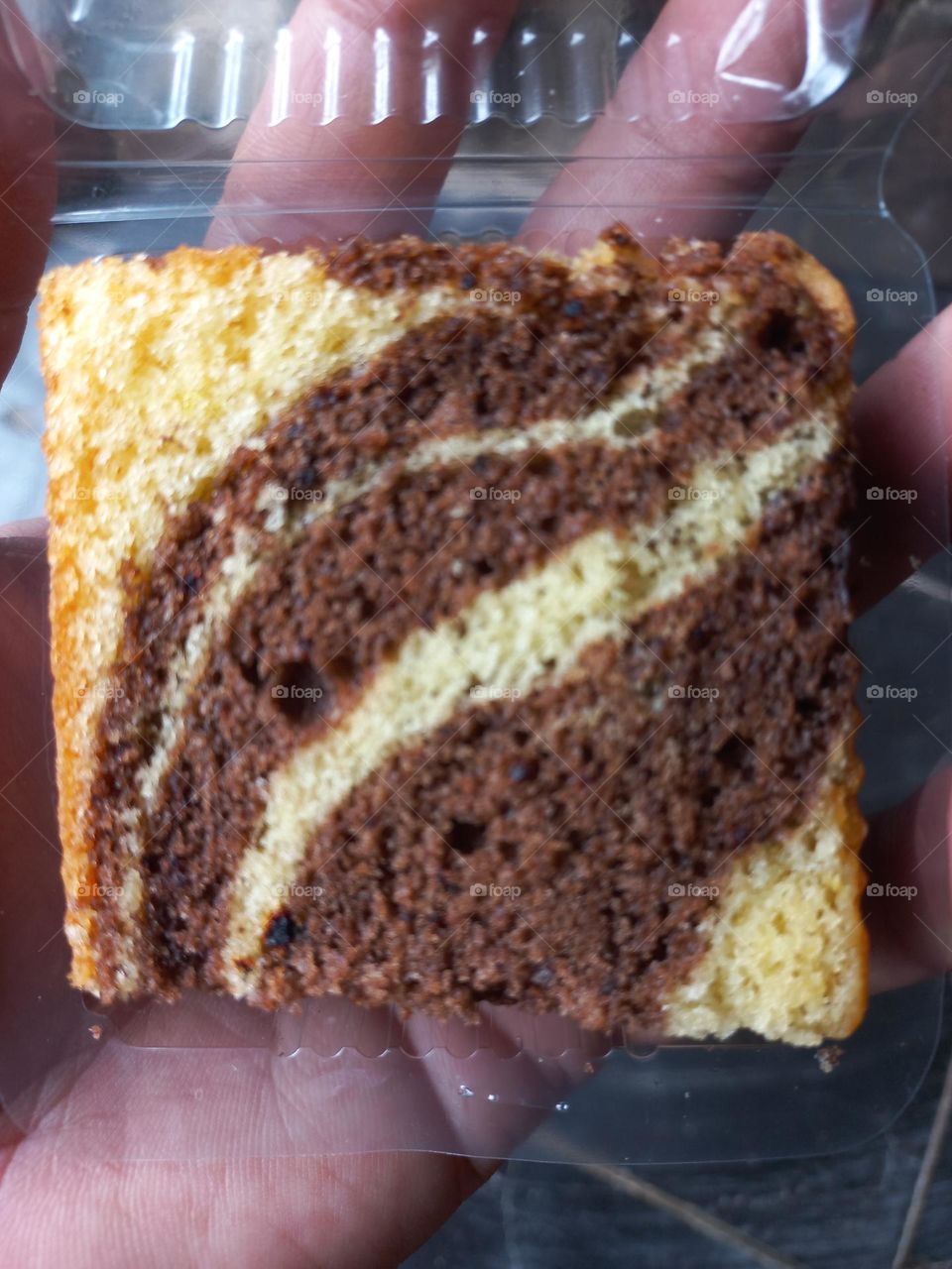 Marble cakes are cakes with a streaky or speckled appearance that are achieved by mixing light and dark dough very lightly.