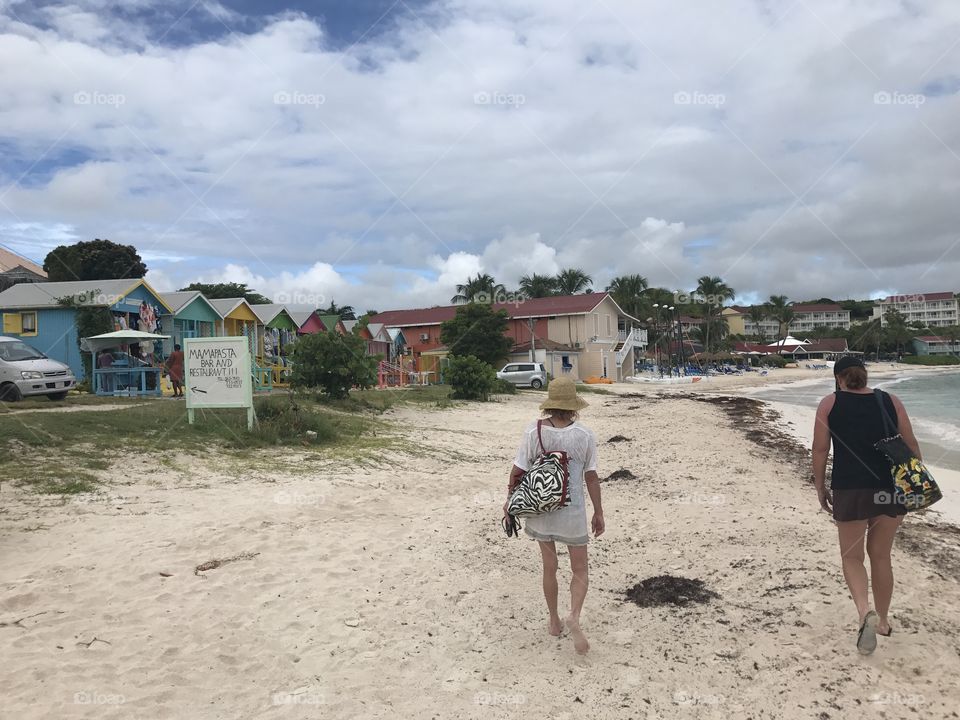 Women on the beach 