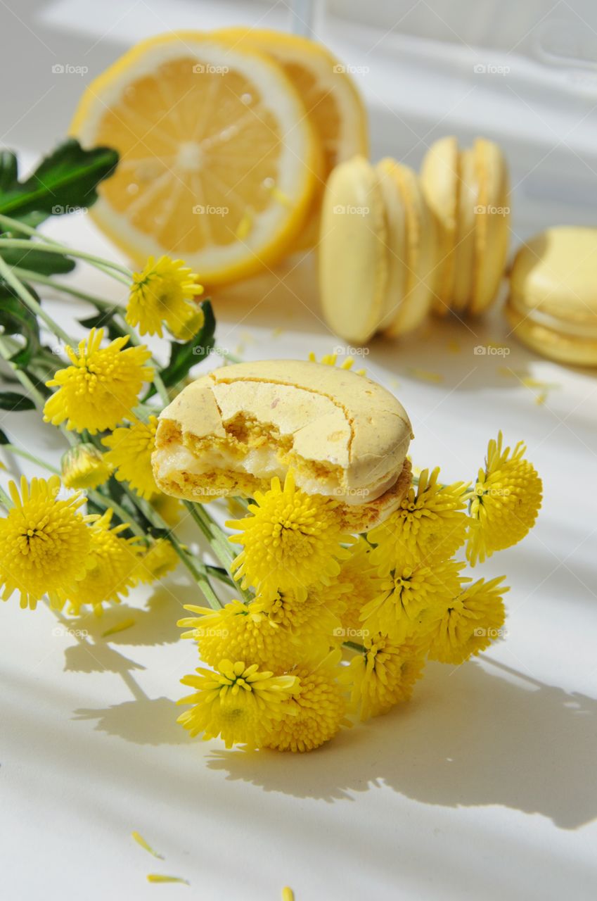 Spring macarons 