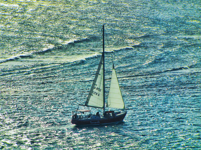 Come sail away