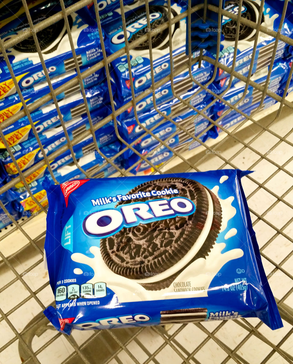 Oreo in a shopping cart