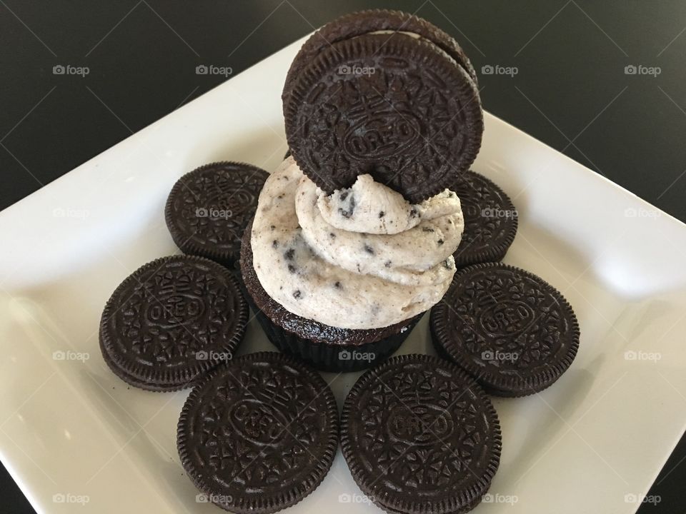 Oreo Cupcakes with Oreo Buttercream Icing