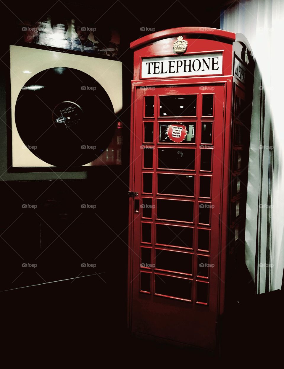 Telephone Booth
Cabina Telefónica