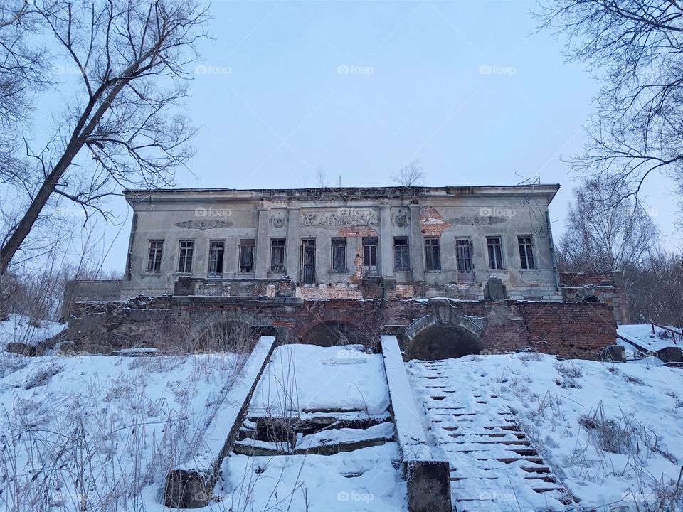 Abandoned mansion 