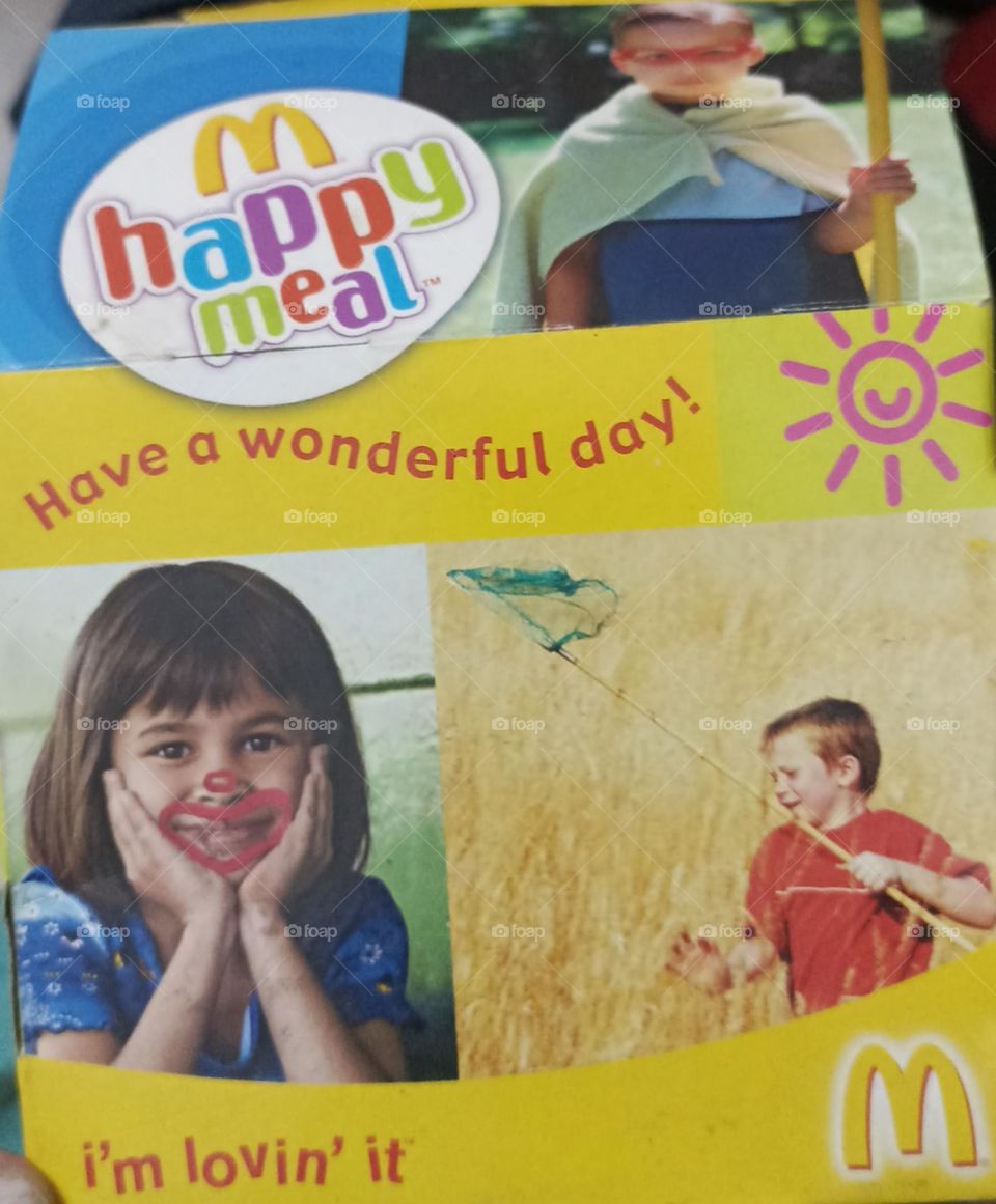 I love McDonald's packing It's so versatile, full of colour, positive vibes, and many more on the top it's a happy meal,It's a tempting mealthey have been making for so many years.today my kids also said that McDonalds is one of their favorite stores