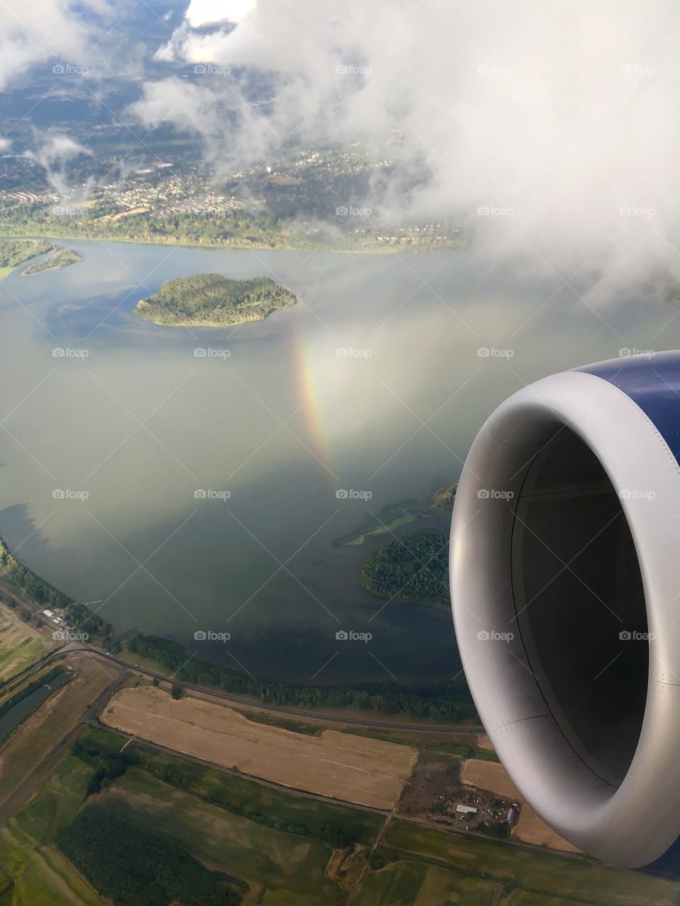 Rainbow in flight 