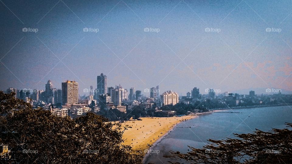 looking to juhu beach and city of Mumbai beach at the same time in this location it's looks very amazing view