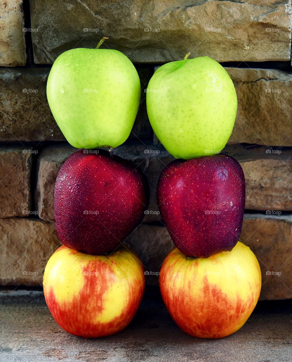 Apples stacked one on the other