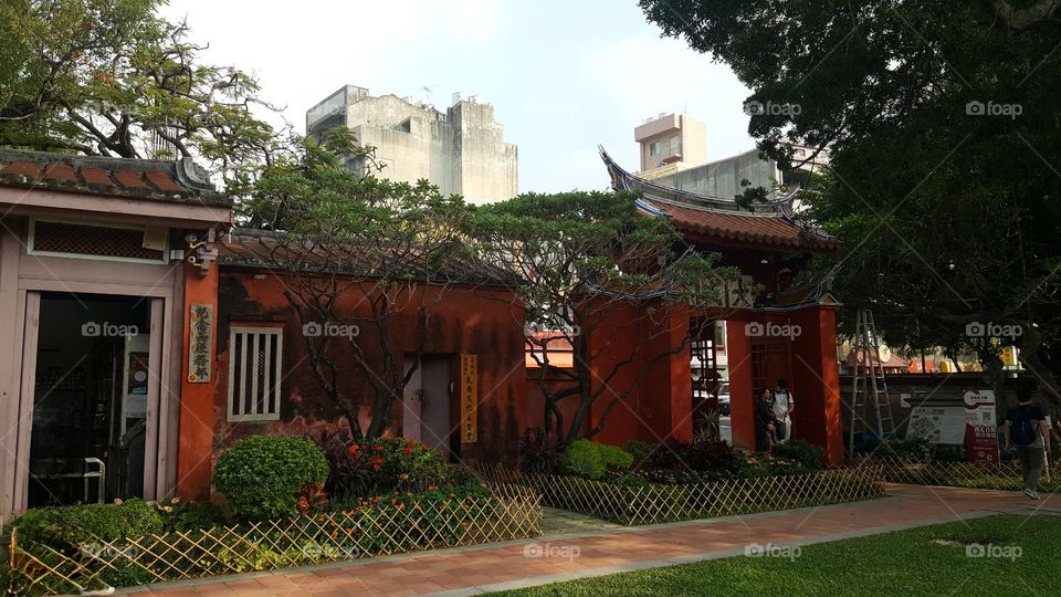 The “Premier Academy of Taiwan” (全台首學) has more than three hundred years of history as a Confucian temple, and it would be safe to say that this place is the heart of Tainan as an ancient capital of culture.