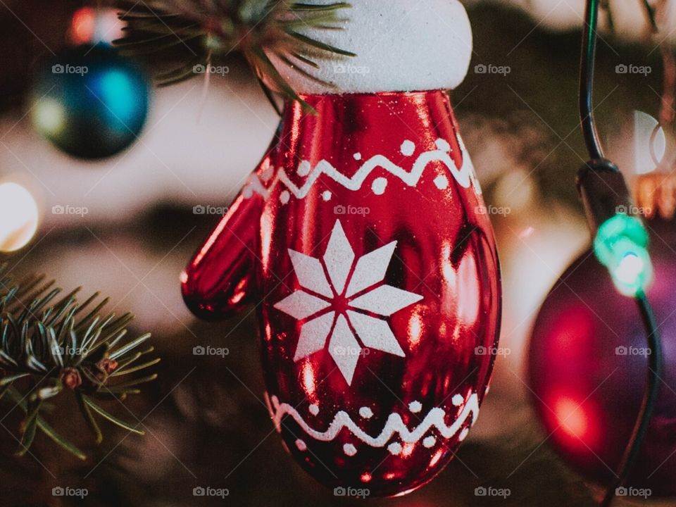 christmas toys mitten with snowflake