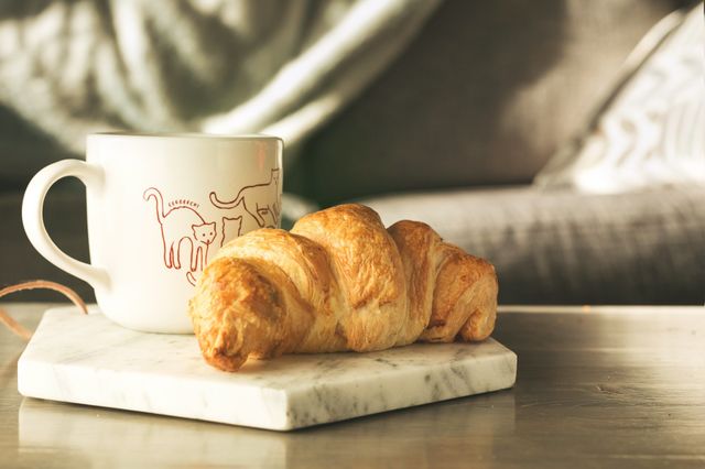 Café y croissant
