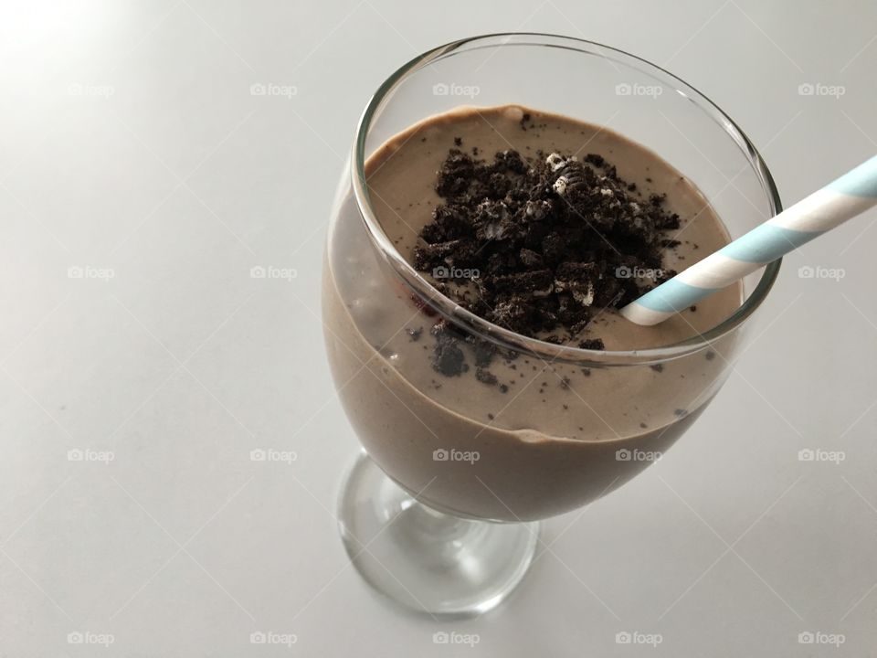 Oreo, Banana, Peanut Butter Smoothie 