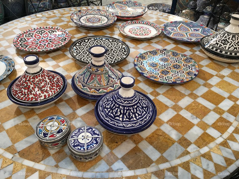 Moroccan pottery in fez. Decisions decisions 