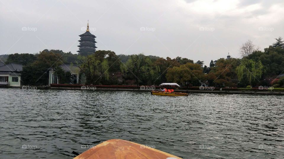 West lake "Xihu"   Hangzhou, China 
The very definition of classical beauty in China, West Lake is utterly mesmerising: pagoda-topped hills rise over willow-lined waters as boats drift slowly through a idyll of leisurely charm.