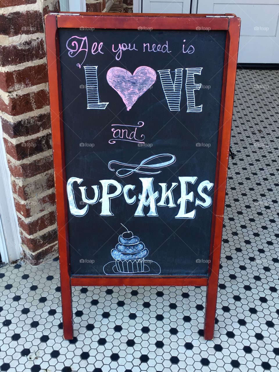 Cupcake sign