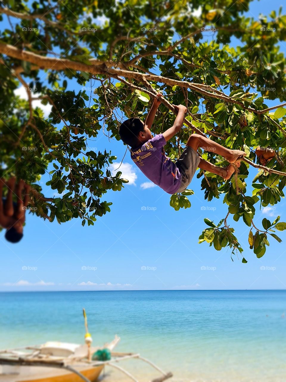 Children's laughter and trees 3/4