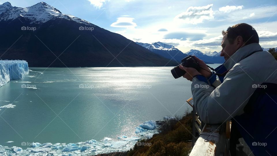 photographing glacier Perito moreno