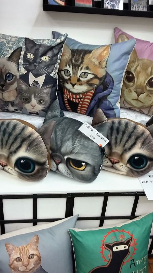 Material Cushions
