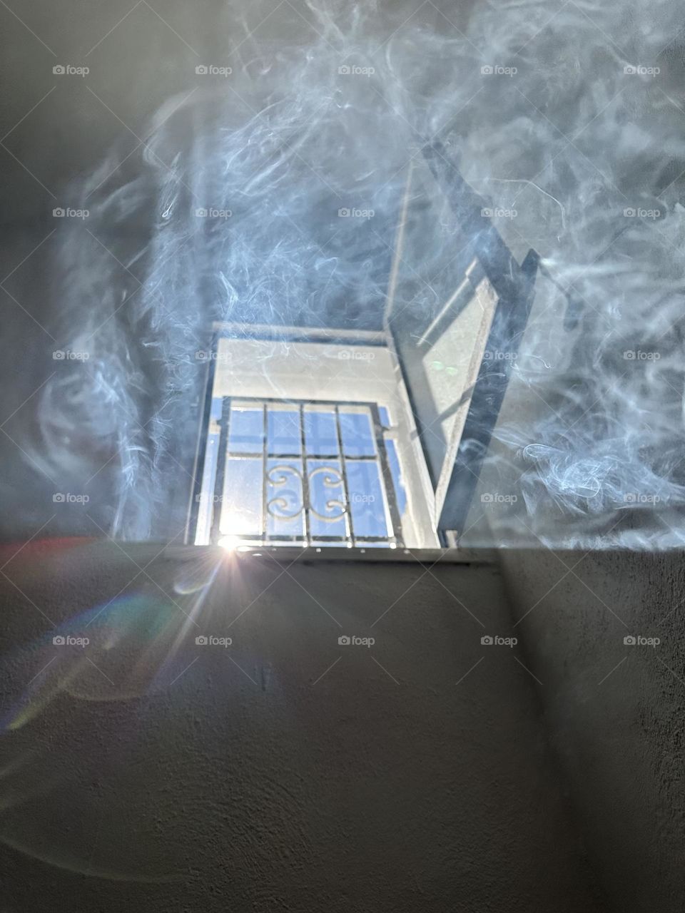 Window#smoke#sun