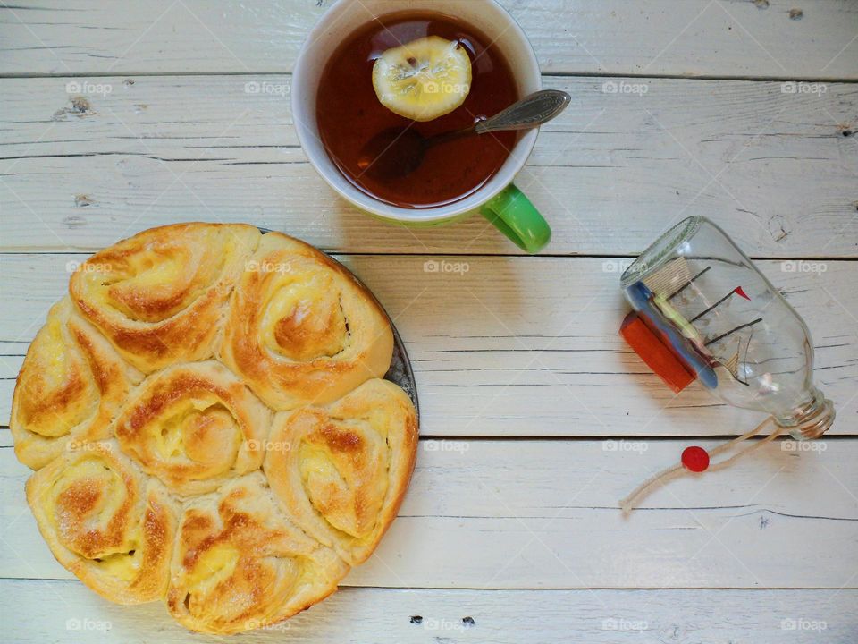 Lemon tea and homemade cake